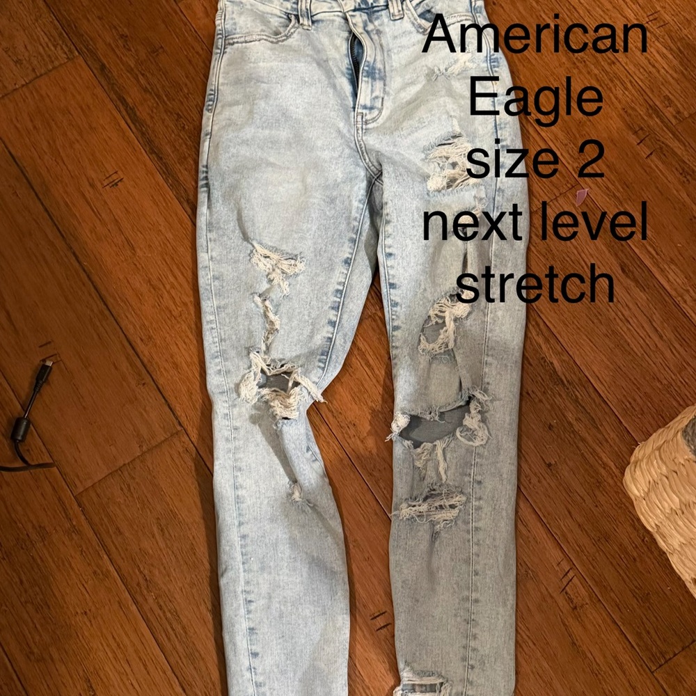American Eagle Outfitters Light Wash Distressed Skinny Jeans